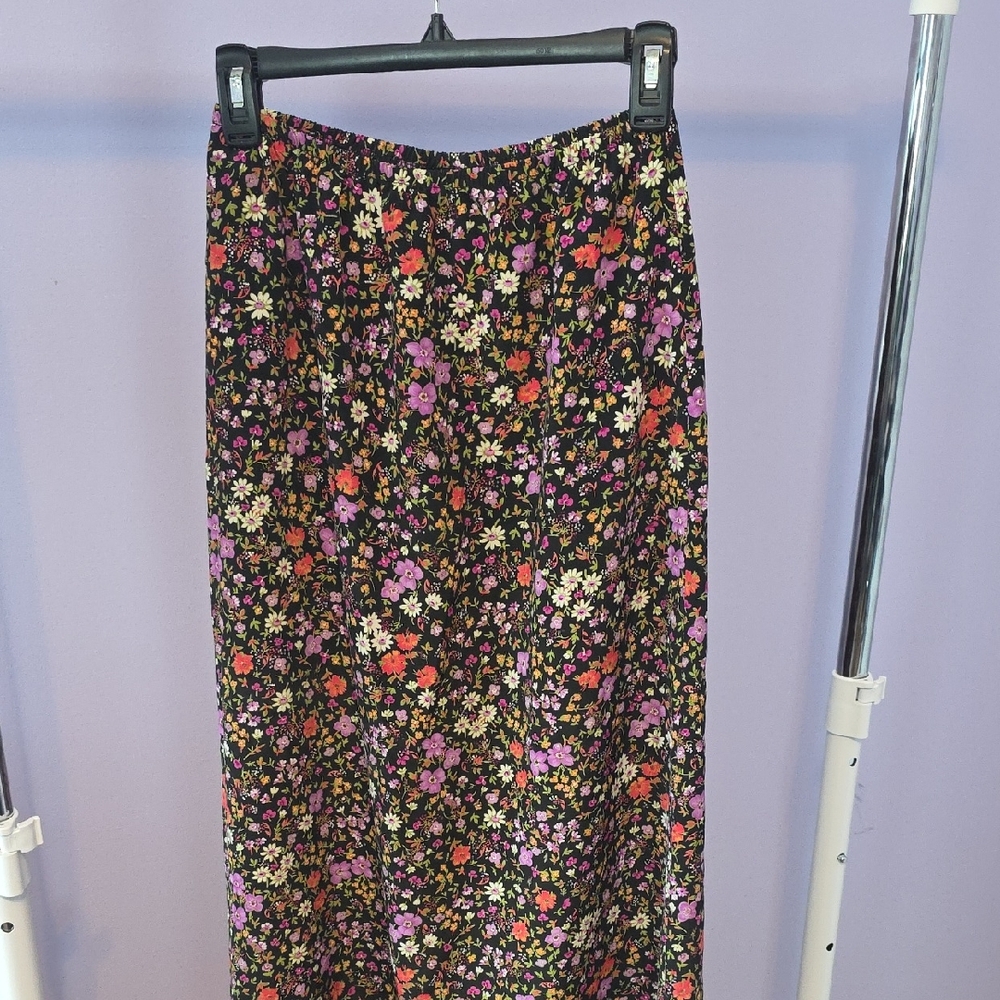 Elegant Floral Maxi Skirt